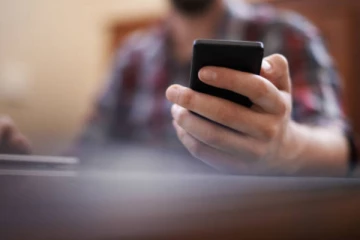 நிர்வாண கோலத்தில் யுவதிகளுக்கு அழைப்பு எடுத்த இளைஞன்; போதைக்கு அடிமையாம்