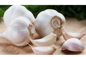 பூண்டு கண்திருஷ்டியை போக்குமா? இத்தனை நாள் தெரியாமல் போச்சே! வைரலாகும் புகைப்படம்