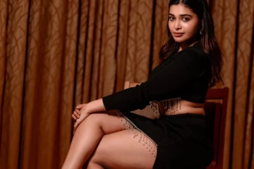 தர்ஷா குப்தா உச்சகட்ட கவர்ச்சி போஸ்.. செம ஹாட் ஸ்டில்கள்