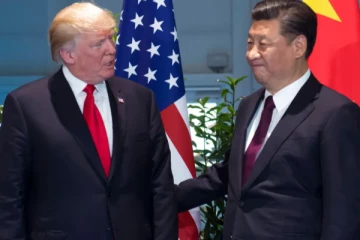 நீயா .... நானா பார்க்கலாம் ;சீன பொருட்களுக்கு 245% வரி; அமெரிக்கா - சீனா வர்த்தகப் போரால் அதிரும் உலகநாடுகள்!