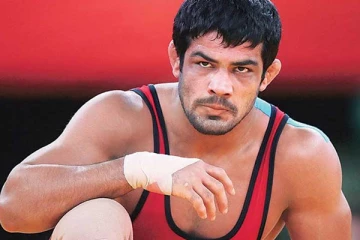 தேடப்படும் குற்றவாளியான பிரபல மல்யுத்த வீரர்... தகவல் தெரிவித்தால் ரூ.1 லட்சம்