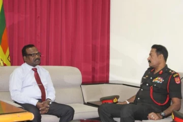 யாழில் இடம்பெறும் சட்டவிரோத செயற்பாடுகளை தடுப்பதற்கு இராணுவத்திடம் உதவிகோரிய அரசாங்க அதிபர் (Photos)