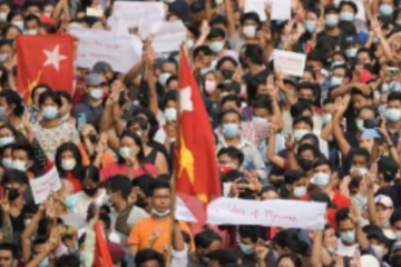 மியான்மரில் முதல் தடவையாக ஆயிரக்கணக்கான மக்கள் போராட்டம்