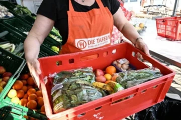 ஜேர்மனியில் தாறுமாறாக உயர்ந்து வரும் விலைவாசி... உணவு வங்கிகள் முன் வரிசையில் நிற்கும் மக்கள்