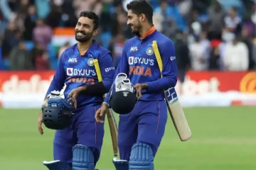 அவருக்கு பதிலாக இந்த வீரரை களமிறக்குங்கள்! தினேஷ் கார்த்திக் அதிருப்தி