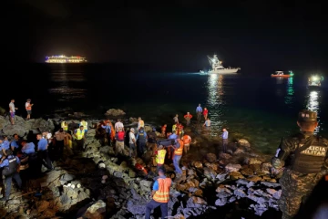 விமானம் கடலில் விழுந்ததில் இசைக்கலைஞர் உட்பட 7 பேர் உயிரிழப்பு