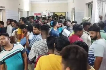 மறையாத மனிதம் : ஒடிசா ரயில் விபத்து , விபத்தில் சிக்கிய பயணிகளுக்கு ரத்தம் கொடுக்க குவிந்த மக்கள்