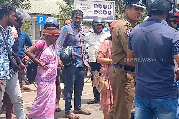 கிளிநொச்சியில் கோர விபத்து; மருத்துவமனையில் பாடசாலை மாணவன் | Fatal Accident In Kilinochchi
