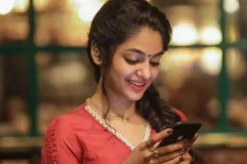 இளம் நடிகை இவானா அட்ஜஸ்ட்மென்ட் பிரச்சனை சந்தித்தாரா... அவரே கூறிய விஷயம்