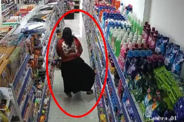 யாழ் பல்பொருள் அங்காடியில் பெண்களின் மோசமான செயல்; காட்டிக்கொடுத்த CCTV!