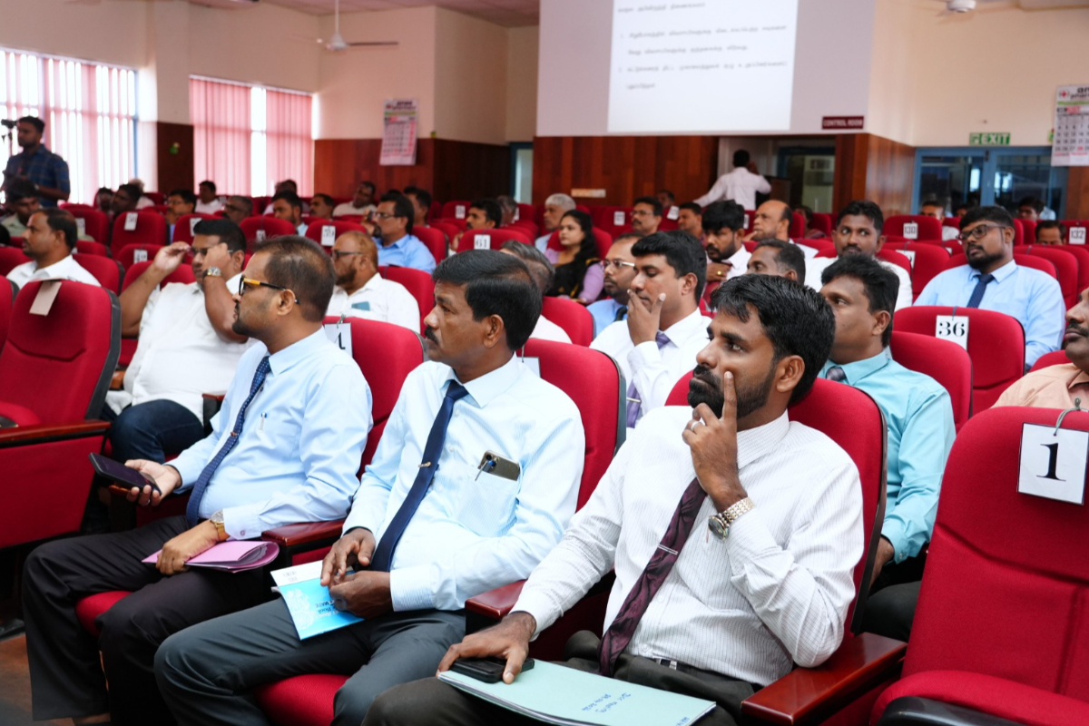 வடக்கில் வறிய விவசாயிகளுக்கு முன்னுரிமை கோரி ஆளுநர் வலியுறுத்தல் | Distribution Of Government Lands For Small Scale