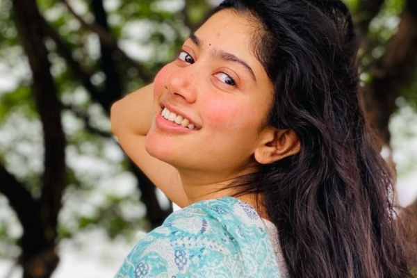 தனுஷ் படத்தில் நடிக்க சாய் பல்லவி வாங்கும் சம்பளம்.. எவ்வளவு தெரியுமா | Sai Pallavi Salary For D55 Movie