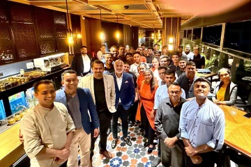 මෙච්චරකල් සංගීත කලාව හොල්ලපු භාතිය සන්තුෂ්ගෙන් තවත් අලුත් වැඩක් - තට්ටු 55ක් උඩ තියෙන කොළඹම පිස්සු වට්ටපු රස[PHOTOS]