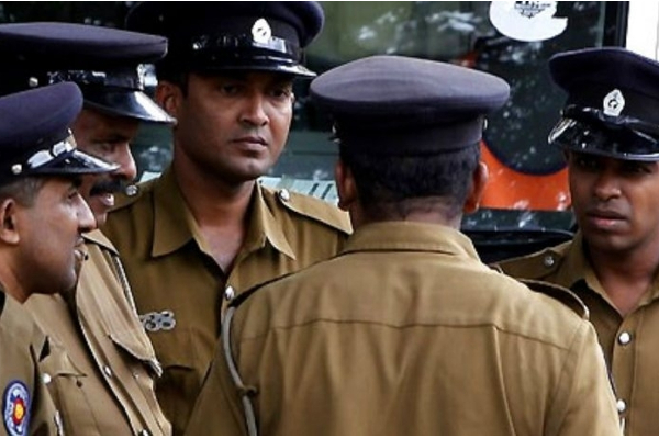 வாரியப்பொலவில் கோர விபத்து! தந்தையும் மகளும் பலி | Accident Variyapola Father And Daughter Dead