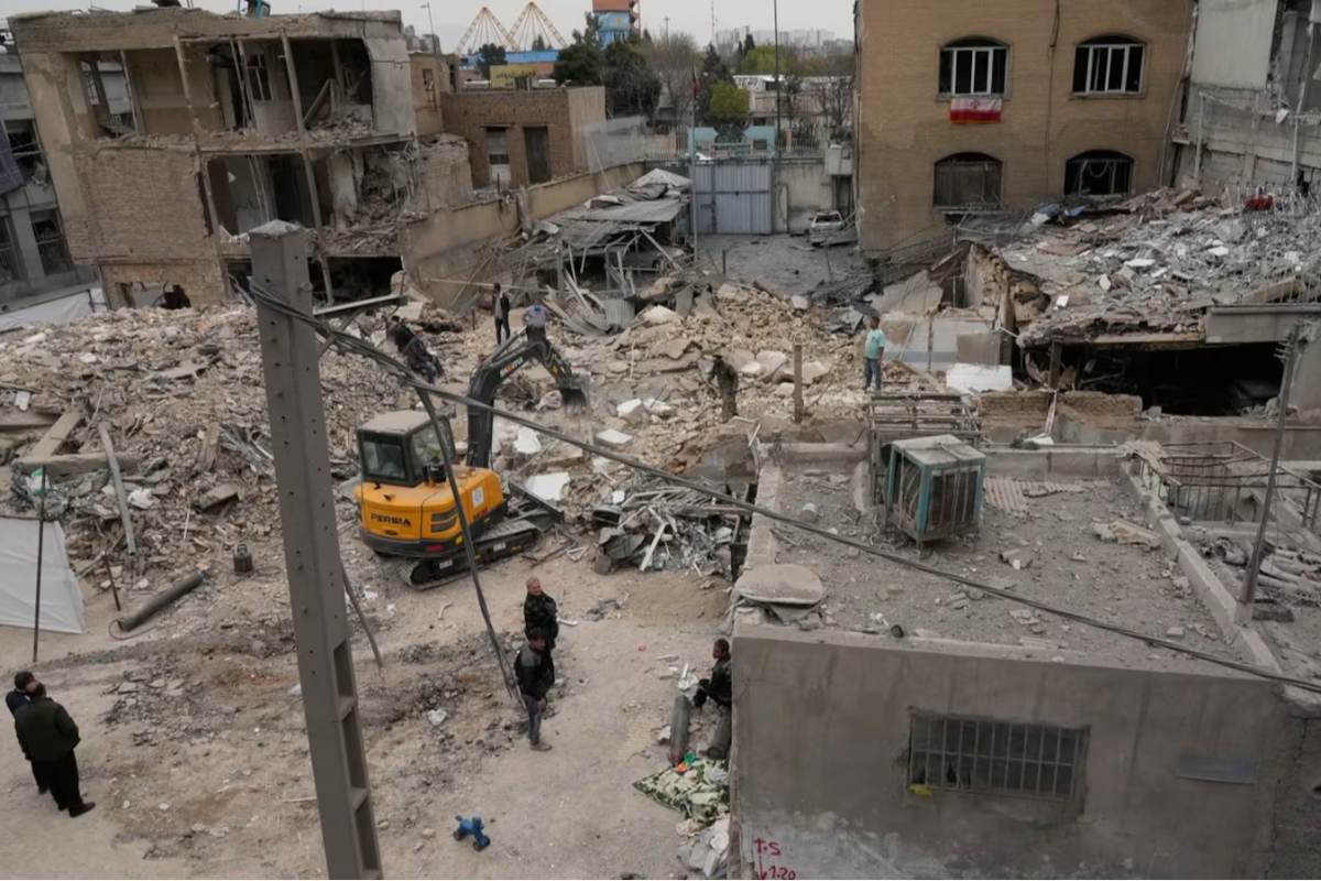 ஈரான் மீது புதிய தாக்குதல்கள் குறித்து ட்ரம்ப் எச்சரிக்கை | Trump Threatens Iran With New Strikes