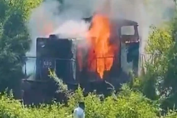 திருகோணமலையில் 60 கோடி ரூபாவிற்கும் அதிக பெறுமதியான ரயில் இயந்திரத்தில் தீப்பரவல்