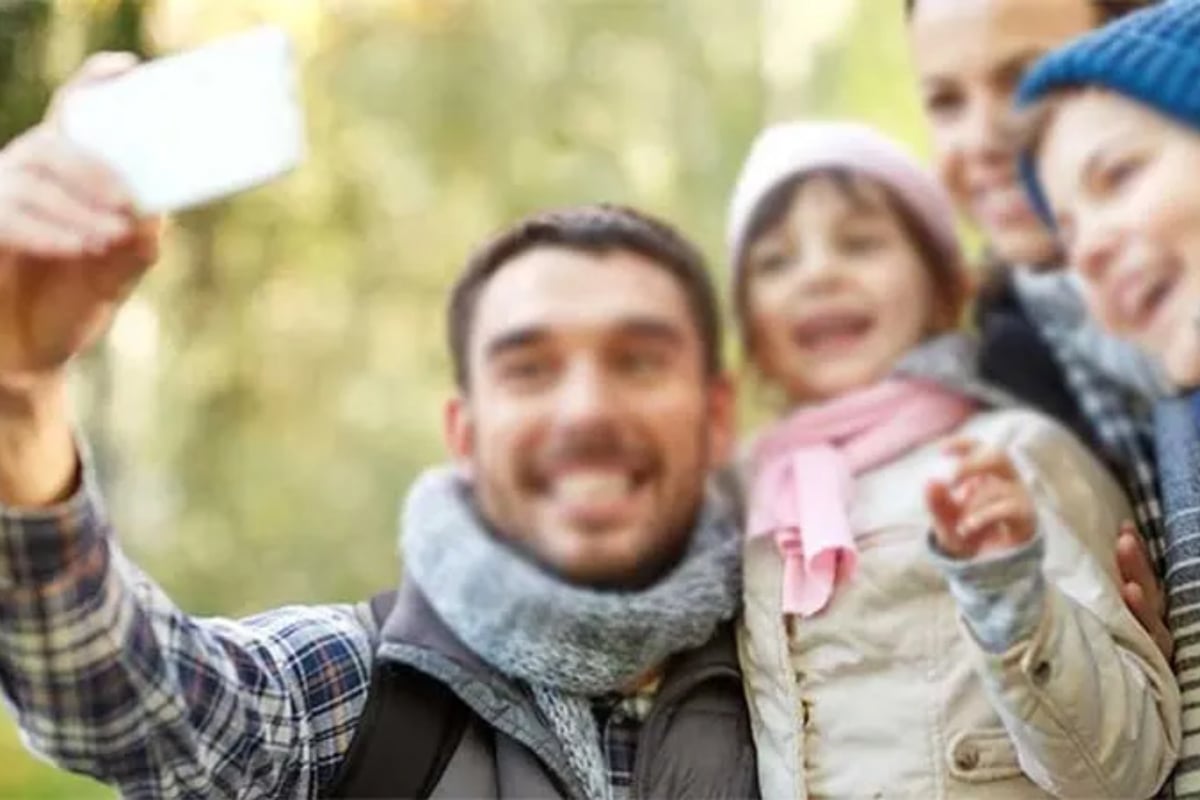 செல்பி புகைப்படங்களை சமூக ஊடகங்களில் பதிவிட வேண்டாம் என பொலிஸார் எச்ச்ரிக்கை | Do Not Share Photos Police Warned