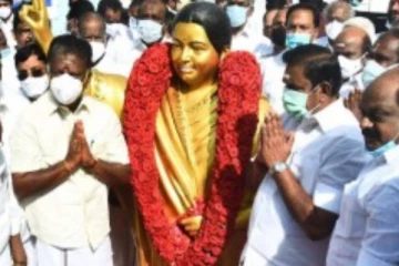 ஜெயலலிதாவின் 73வது பிறந்தநாள்: முதல்வர், துணை முதல்வர் மரியாதை