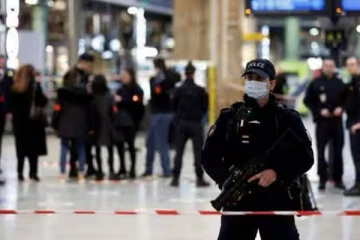 பாரிஸ் ரயில் நிலையத்தில் பலர் மீது கத்திக்குத்து! பரபரப்பை ஏற்படுத்திய சம்பவம்