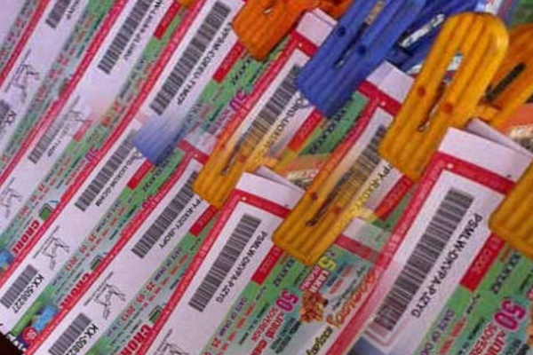 சீட்டிழுப்பில் ஒருகோடி வென்ற கூலித்தொழிலாளி; உயிருக்கு பயந்து பொலிஸில் தஞ்சம்! | A Laborer Won Crore Lottery Kerala