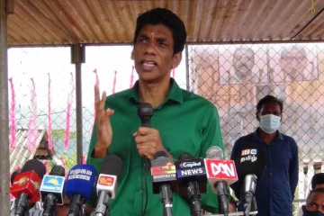இருப்பவற்றை சுருட்டிக்கொண்டு செல்வதற்கு நான் அரசியலுக்கு வரவில்லை - பழனி திகாம்பரம்