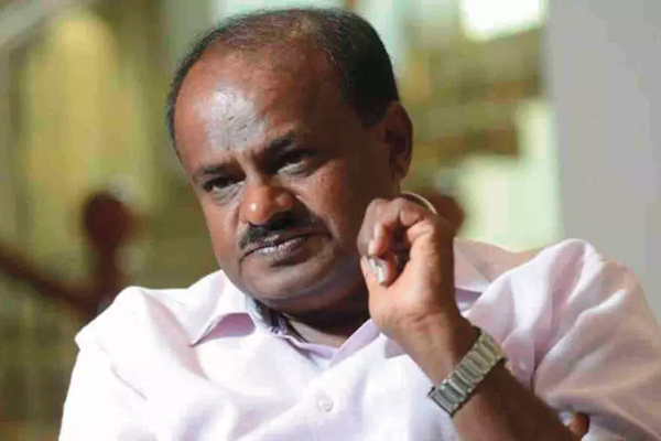 உக்ரைனில் இந்திய மாணவர் உயிரிழப்புக்கு  “நீட்” தேர்வு தான் காரணமா? - அதிர்ச்சி தகவல் | Former Cm Kumarasamy Criticized Central Government