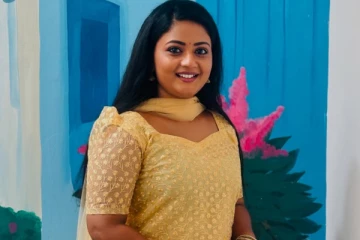 சிறகடிக்க ஆசை மீனா.. நடிகை கோமதி பிரியாவின் அழகிய ஸ்டில்கள்