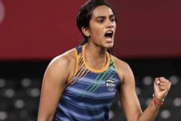 பி.வி.சிந்து 2வது பதக்கம் பெற்று வரலாற்று சாதனை!! ரசிகர்கள் மகிழ்ச்சி!