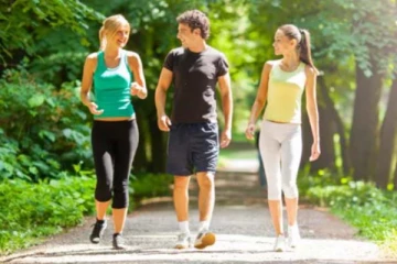 தினமும் வாக்கிங் போறீங்களா? அப்ப இந்த தவறுகளை செய்யாதீங்க..