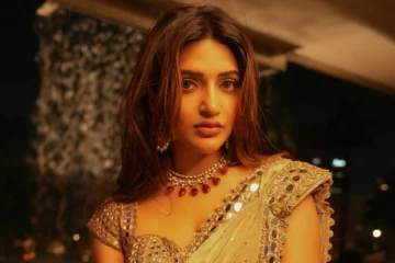 சொந்த நாட்டுக்கு சென்ற நடிகை ஸ்ரீலீலா.. சின்ன குழந்தை போல என்ன செய்திருக்கிறார் பாருங்க