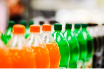 குளிர்பானத்துக்குள் மண்ணெண்ணையா ; தமிழர் பகுதியில் அதிர்ச்சி சம்பவம்