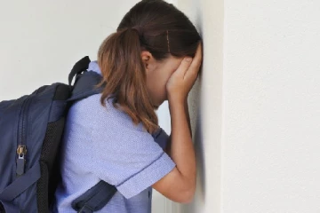 பாடசாலையில் மாணவிகளை நிர்வாணப்படுத்தி சோதனை; அதிர்ச்சியை ஏற்படுத்திய சம்பவம்