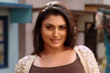 வெறித்தனமாக ஒர்கவுட் செய்யும் 90ஸ் கதாநாயகி மாளவிகா.. வீடியோ இதோ