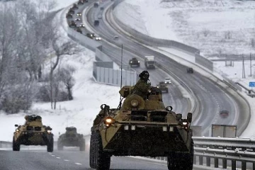 உக்ரைன் எல்லையில் இராணுவத்தை குவித்துள்ள ரஷ்யா: செயற்கைகோள் புகைப்படத்தால் அதிர்ச்சி