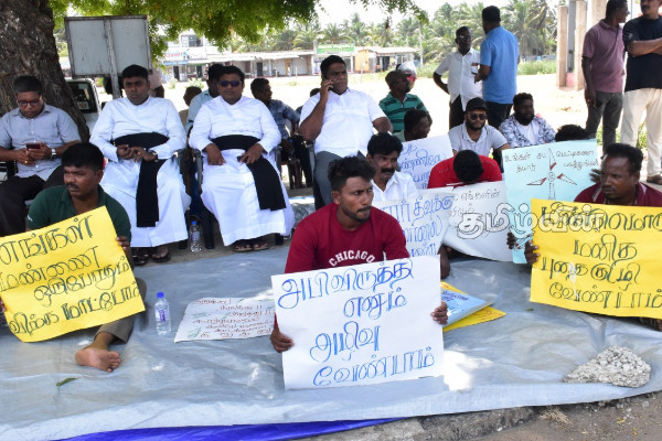 காற்றாலை திட்டத்திற்கு எதிர்ப்பு தெரிவித்து மன்னாரில் இன்றும் போராட்டம் | Mannar Protest