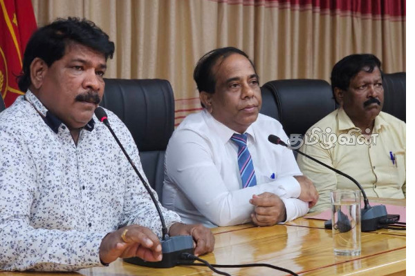 முல்லைத்தீவு மாவட்ட கடற்றொழிலாளர்களுக்கும் அமைச்சர் சந்திரசேகருக்கும் இடையே விசேட சந்திப்பு | Fisheries Mp Holds Meet Mullaitivu Fishermens