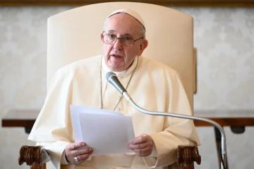 மக்கள் வாழ்வில் நம்பிக்கை ஒளி ஏற்றுவோம்: - போப் பிரான்சிஸ் தீபாவளி வாழ்த்து