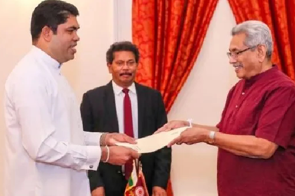 சுதந்திரக் கட்சியின் அனைத்து பதவிகளில் இருந்தும் சாந்த பண்டார நீக்கம்! - ஐபிசி தமிழ்