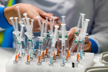 கொரோனா தடுப்பூசி செலுத்தி கொண்டவர்களுக்கு இந்த வைரஸால் ஆபத்தா? ஆய்வில் வெளியான புதிய தகவல்