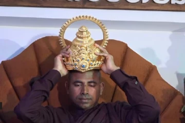 தனக்கு தானே கிரீடம் சூடி தர்மராஜ்ஜியத்தை ஆள எத்தனிக்கும் பிக்கு!