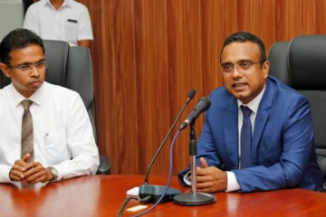 විදෙස්ගත ශ්රමිකයන්ගේ සිහින සැබෑ කරමින් වාහනයක් ආනයනය කිරීමට බලපත්රයක්..! නිවාස සිහිනය ඉටු කර ගැනීමටත් නවතම වැඩපිළිවෙළක්
