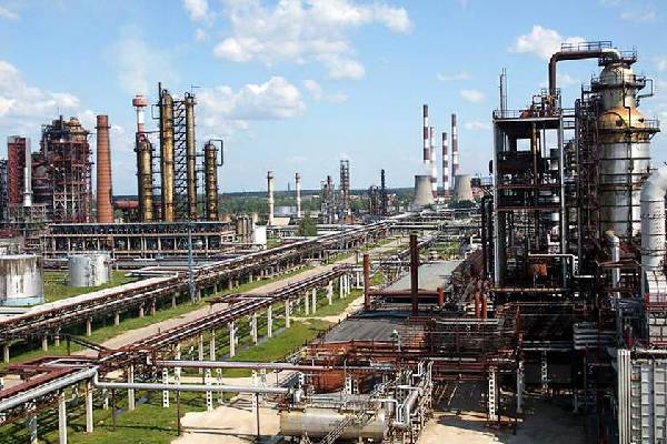 உக்ரைன் செய்த சம்பவம்... ரஷ்யாவின் மிகப்பெரிய எண்ணெய் சுத்திகரிப்பு ஆலை முடக்கம் | Ryazan Refinery Suspended Crude உக்ரைன் செய்த சம்பவம்... ரஷ்யாவின் மிகப்பெரிய எண்ணெய் சுத்திகரிப்பு ஆலை முடக்கம் | Ryazan Refinery Suspended Crude