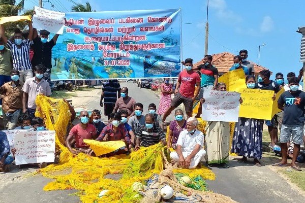 இந்திய மீனவர்களின் நாசகார செயல்- தீர்வு இல்லையெனில் டக்ளஸ் பதவி விலகுவதே சிறந்தது! - ஐபிசி தமிழ்