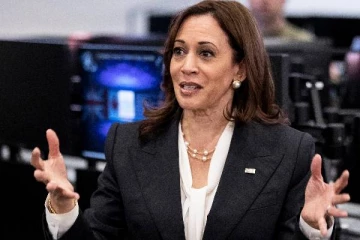 மூன்று டோஸ் செலுத்திய அமெரிக்க துணை அதிபருக்கு கொரோனா