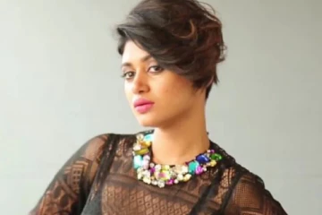 படுக்கையறையில் இருந்து புகைப்படத்தை வெளியிட்ட நடிகை ஓவியா..