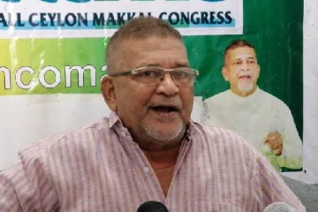 அப்துல்லாஹ் மஹ்ரூப் வேட்புமனுவில் கையொப்பமிட்டார்