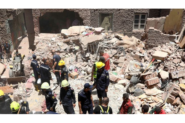 திடீரென இடிந்து விழுந்த 5 மாடி கட்டிடம்; 13 பேர் பலி | 5 Storey Building Collapsed13 People Died Egypt