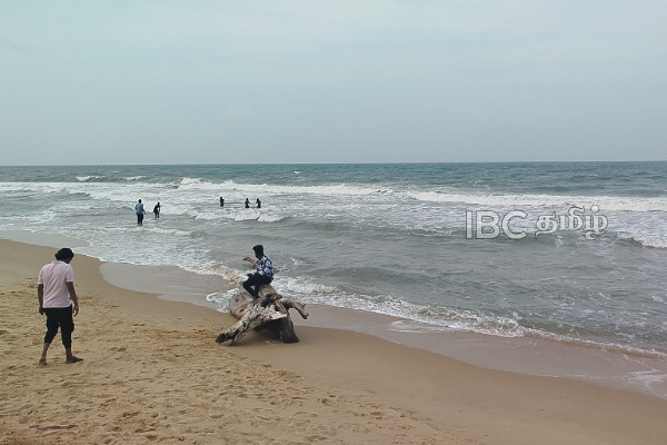 தாளையடி கடற்கரைக்கு செல்லும் சுற்றுப்பயணிகளுக்கு விடுக்கப்பட்டுள்ள எச்சரிக்கை! | Thalaaddy Sea Tourist Safety Alert Issued தாளையடி கடற்கரைக்கு செல்லும் சுற்றுப்பயணிகளுக்கு விடுக்கப்பட்டுள்ள எச்சரிக்கை! | Thalaaddy Sea Tourist Safety Alert Issued