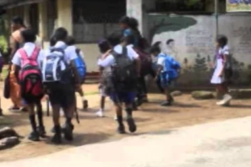 தமிழர் பகுதியில் ஆசிரியரின் மூர்க்க குணத்தால் பாடசாலை செல்ல மறுக்கும் மாணவன்!