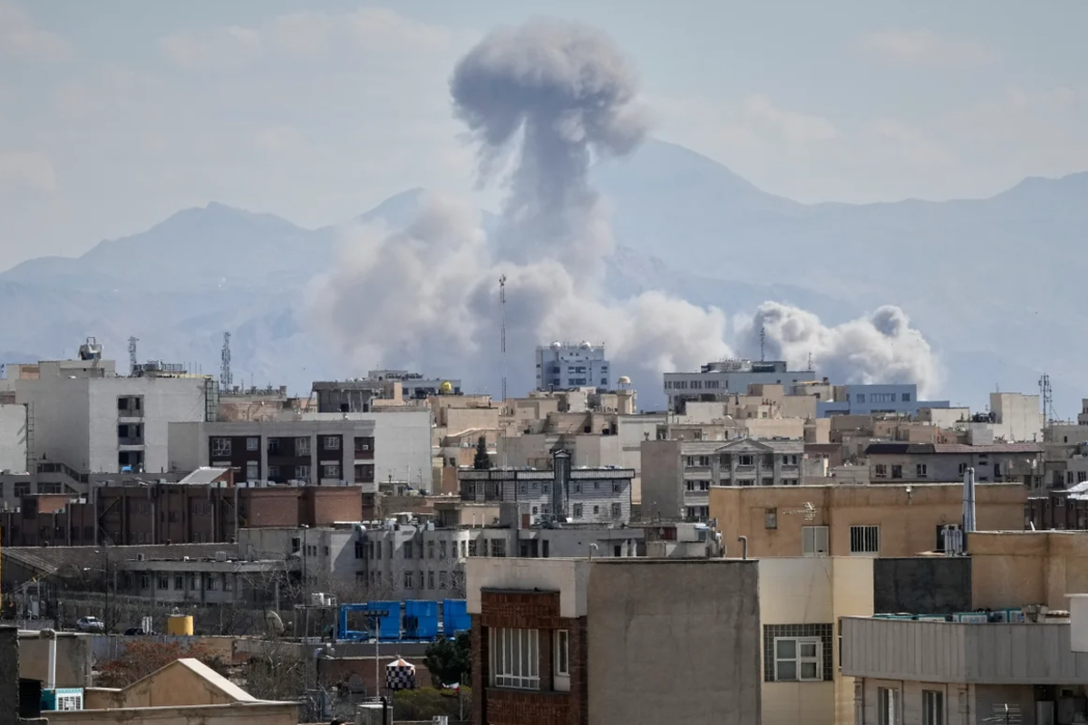 போர் பதற்றம்.., 498 தமிழர்கள் உதவி கேட்டு அழைப்பு | War Tension 498 Tamils Call For Help Tn Gov